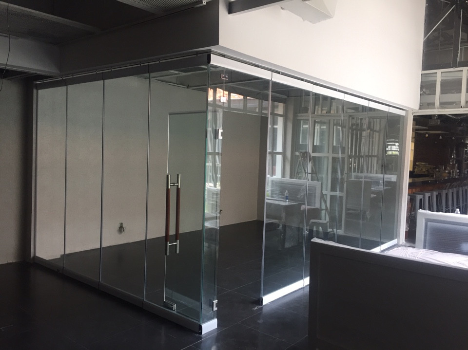 Dự án vách ngăn di động kính cường lực tại quận 2